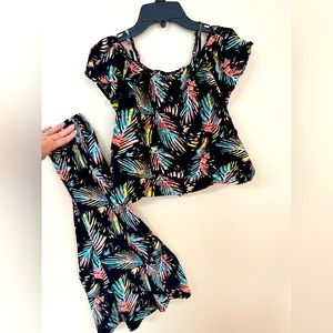 Girls 2 piece tropical outfit by MUDD with wide leg pants